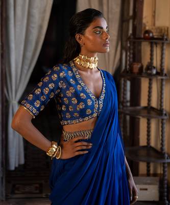 Tatva Embroidered Saree Set 3