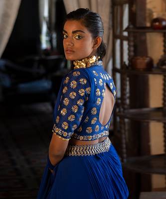 Tatva Embroidered Saree Set 4