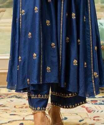 Electric blue silk kurta pant set 4