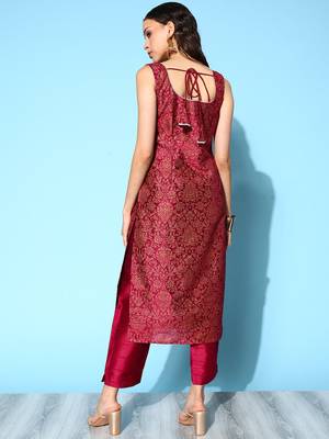 Burgundy woven design sleeveless kurta 4