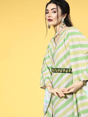 Green digital printed flared sleeve kaftan kurta 3