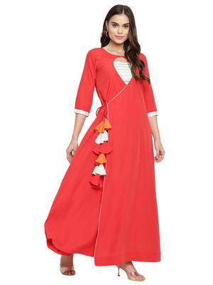 Red crepe solid kurta with printed dupatta 4