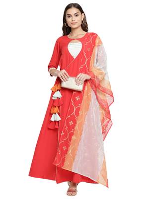 Red crepe solid kurta with printed dupatta 5