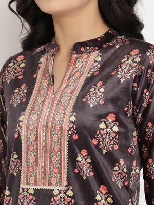 Black color digital print velvet kurta 5