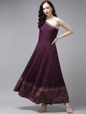 Burgundy & gold-toned printed one shoulder ethnic maxi dress 5