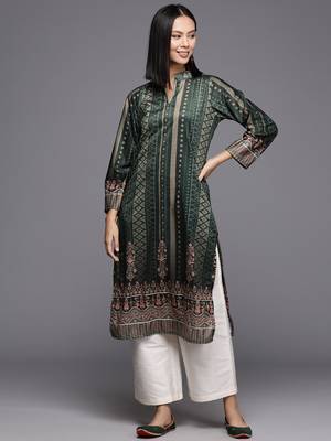 Green geometric printed gotta patti velvet kurta 3