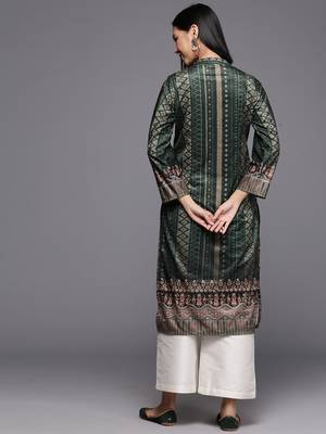 Green geometric printed gotta patti velvet kurta 5