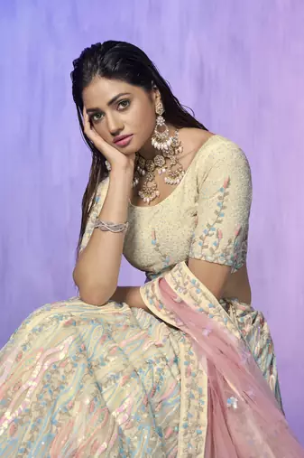 OFF WHITE HEAVY EMBROIDERED ORGANZA DESIGNER BRIDAL WEDDING & PARTY WEAR FESTIVAL SEMI STITCHED LEHENGA