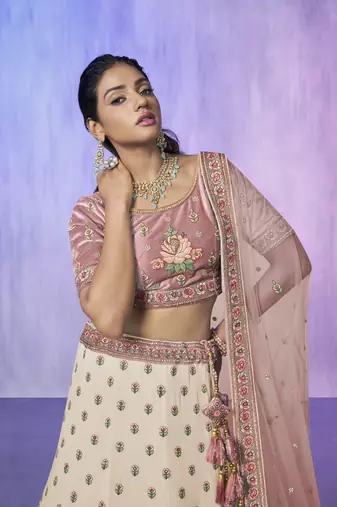 WHITE HEAVY EMBROIDERED GEORGETTE DESIGNER BRIDAL WEDDING & PARTY WEAR FESTIVAL SEMI STITCHED LEHENGA