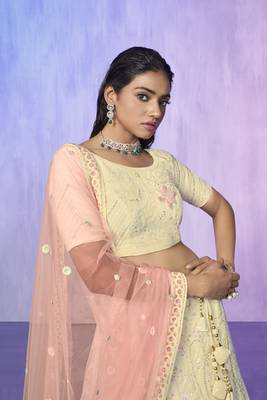 OFF WHITE HEAVY EMBROIDERED NET DESIGNER BRIDAL WEDDING & PARTY WEAR FESTIVAL SEMI STITCHED LEHENGA 2