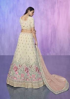 WHITE HEAVY EMBROIDERED GEORGETTE DESIGNER BRIDAL WEDDING & PARTY WEAR FESTIVAL SEMI STITCHED LEHENGA 3