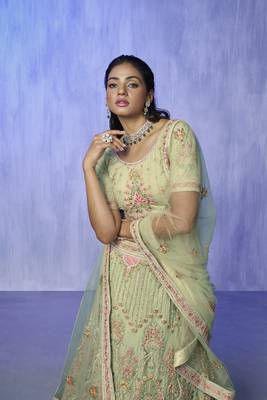GREEN HEAVY EMBROIDERED NET DESIGNER BRIDAL WEDDING & PARTY WEAR FESTIVAL SEMI STITCHED LEHENGA 2