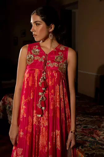 Flourishing floral maxi dress