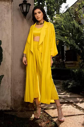 Refreshing yellow jacket set