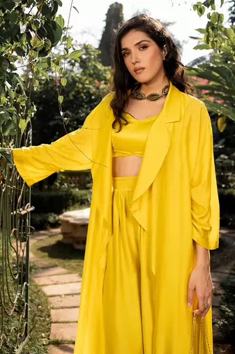 Refreshing yellow jacket set