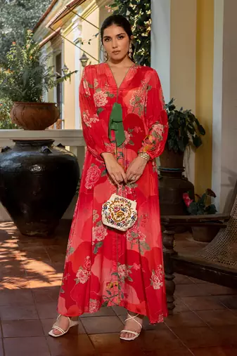 Romantic floral maxi dress