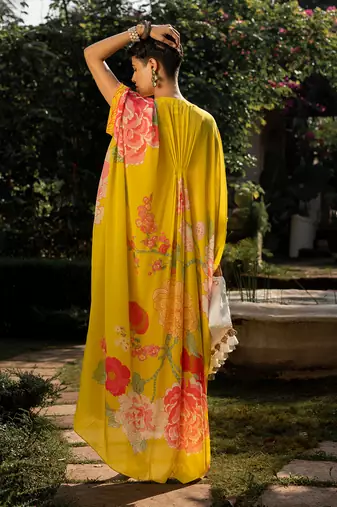 Refreshing floral kaftan