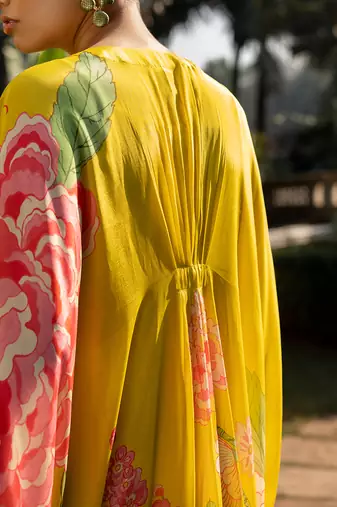 Refreshing floral kaftan