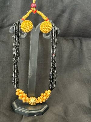 Traditional maharashtrian mangalsutra with earrings 1