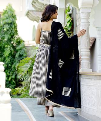 Black stripe suit set 5