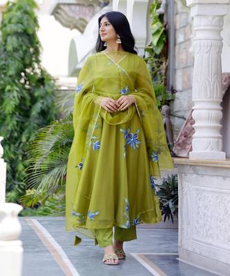 Mehendi green handpainted suit set 1