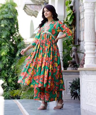 Green floral kurta set 4