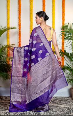 Ink blue organza silk saree with zari border and floral motifs 3