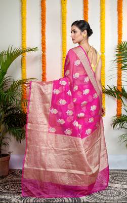 Pink organza silk saree with zari border and floral motifs 3