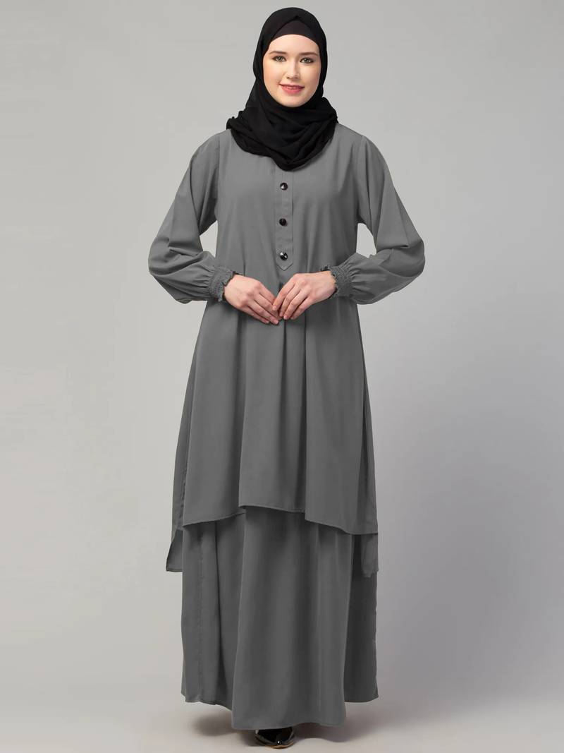 Two pieces knee length abaya with elasticated sleeves