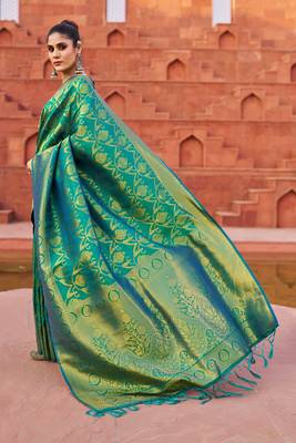 Green Subhi silk Bland Zari weaving Pallu Border saree with Blouse 2