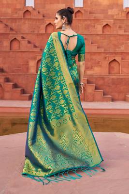 Green Subhi silk Bland Zari weaving Pallu Border saree with Blouse 3