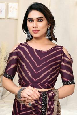 Wine chiffon laheriya print sequence lace border saree with unstitched blouse piece 5