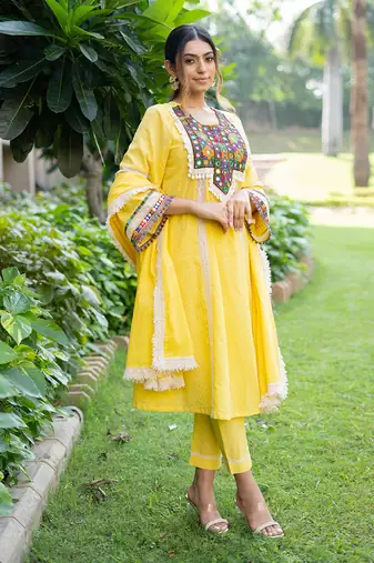 Yellow embellished jashna kurta set
