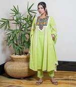 Green embellished jashna kurta set
