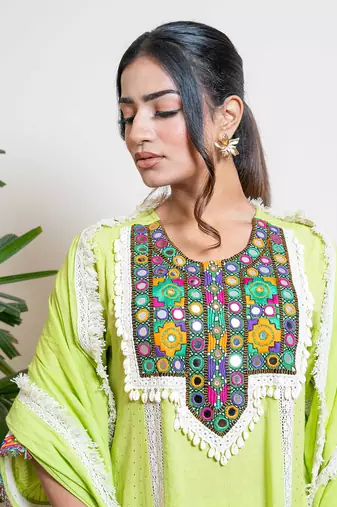 Green embellished jashna kurta set