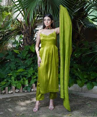 Green plain heena kurta set 3