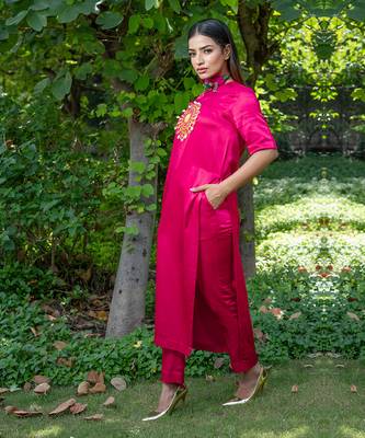 Pink embroidered gulab kurta set 4