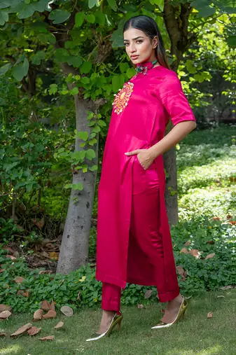 Pink embroidered gulab kurta set