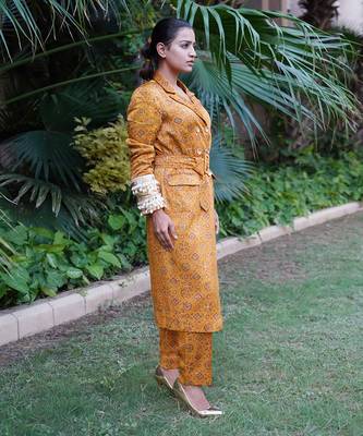 Mustard sunehri printed jacket set 3