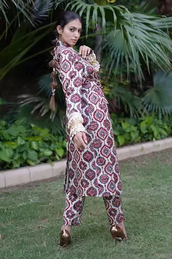 Off white kafoori printed jacket set