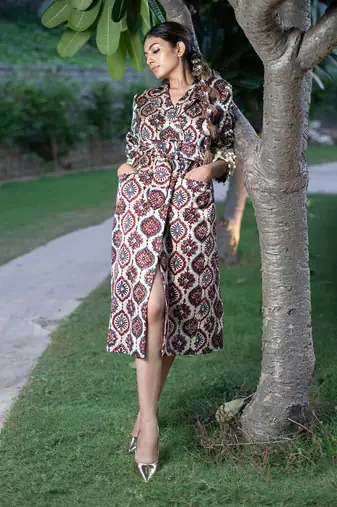 Kafoori trench coat