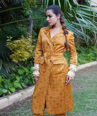 Sunehri trench coat 1