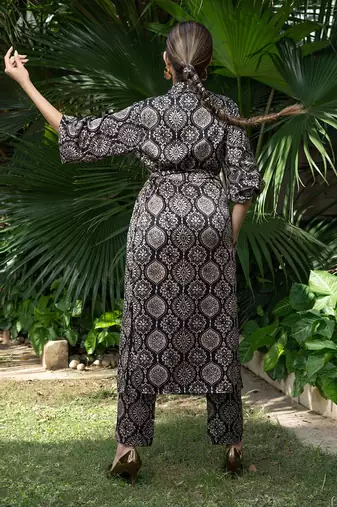 Surmayi trench coat