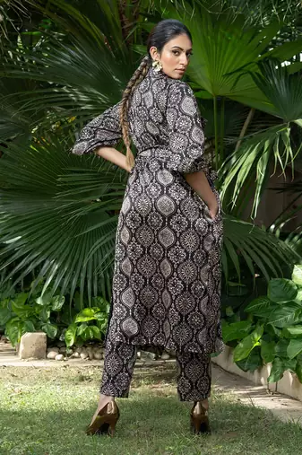 Surmayi trench coat