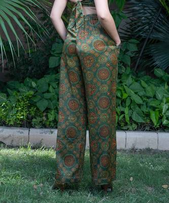 Green printed panna pants 5