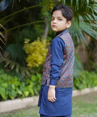 Navy blue printed silk kurta set 3