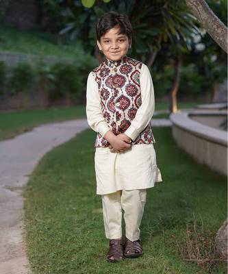 Off white printed silk kurta set 1