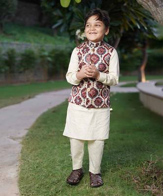 Off white printed silk kurta set 2