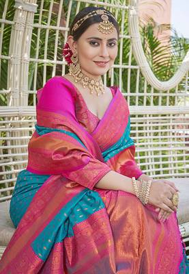 Blue Contrast 1000 Butti Zari Woven Paithani Silk Blend Saree 3