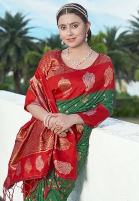 Green Red Soft Silk Contrast Zari Woven Saree 3
